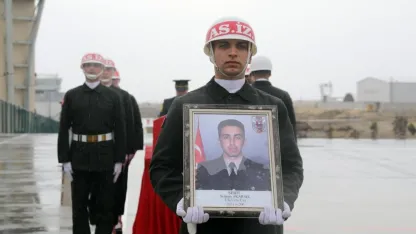 Ağrı'da askeri araç kazasında şehit olan Uzman Çavuş Akarsel için tören düzenlendi