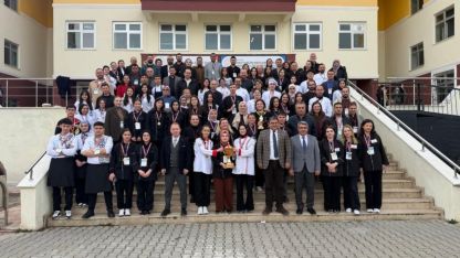 Sivrihisar'da lise öğrencileri gastronomi yarışmasında altın madalya kazandı