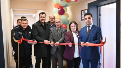 Suşehri Belediyesi, Kemalpaşa İlköğretim Okulu'na çocuk oyun sınıfı yaptı