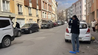 Eskişehir'de apartmanın 4'üncü katından düşen kişi ağır yaralandı