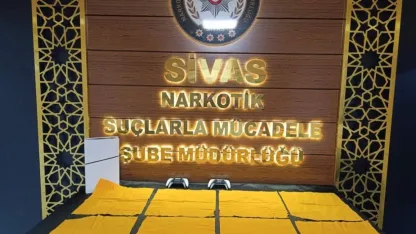 Sivas'ta uyuşturucu operasyonunda yakalanan 5 zanlıdan 4'ü tutuklandı