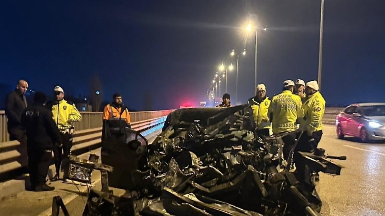 Ankara'da otomobilin tıra arkadan çarptığı kazada sürücü ağır yaralandı