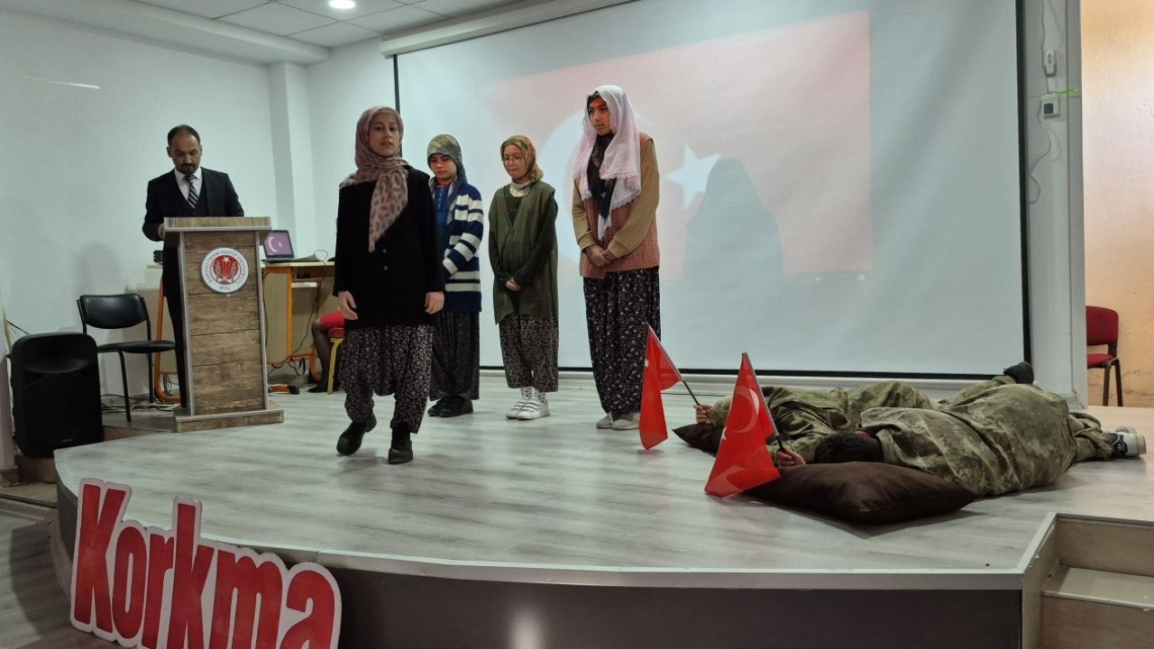 Bahşılı'da İstiklal Marşı'nın kabulü dolayısıyla program düzenlendi