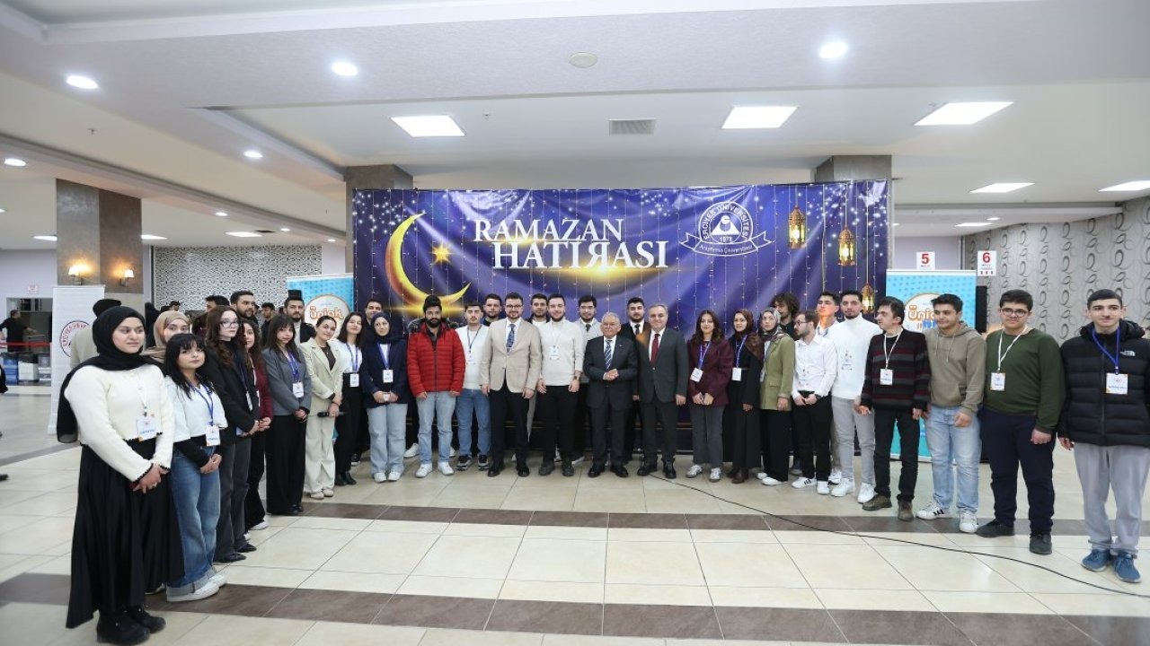 Başkan Büyükkılıç iftarda üniversiteli gençlerle buluştu