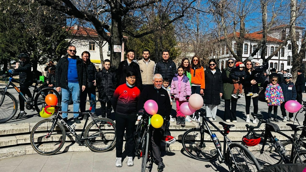 Çankırı'da 8 Mart Dünya Kadınlar Günü dolayısıyla bisiklet turu düzenlendi