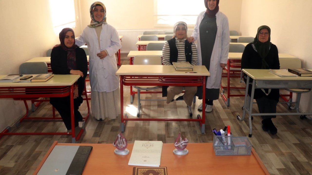 Çankırı'da işitme engelli kadınlar işaret diliyle Kur'an-ı Kerim öğreniyor