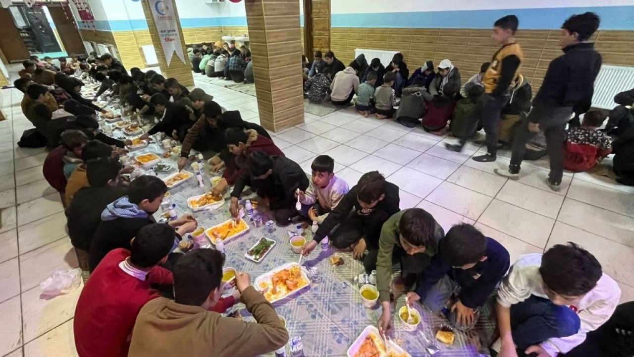 Cansuyu Yardımlaşma ve Dayanışma Derneği, Afrin'de yetim çocuklarla iftarda buluştu