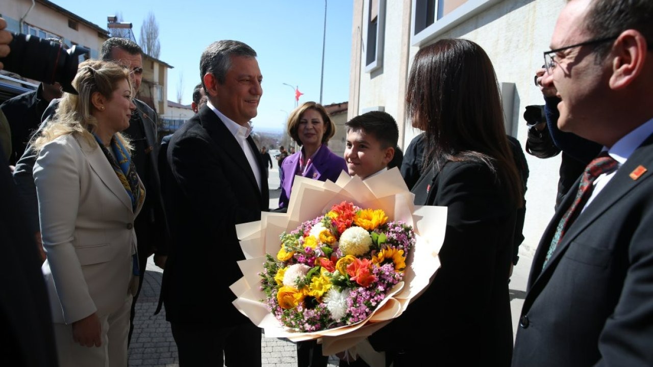 CHP Genel Başkanı Özel, Eskişehir'in Sivrihisar ilçesinde konuştu: