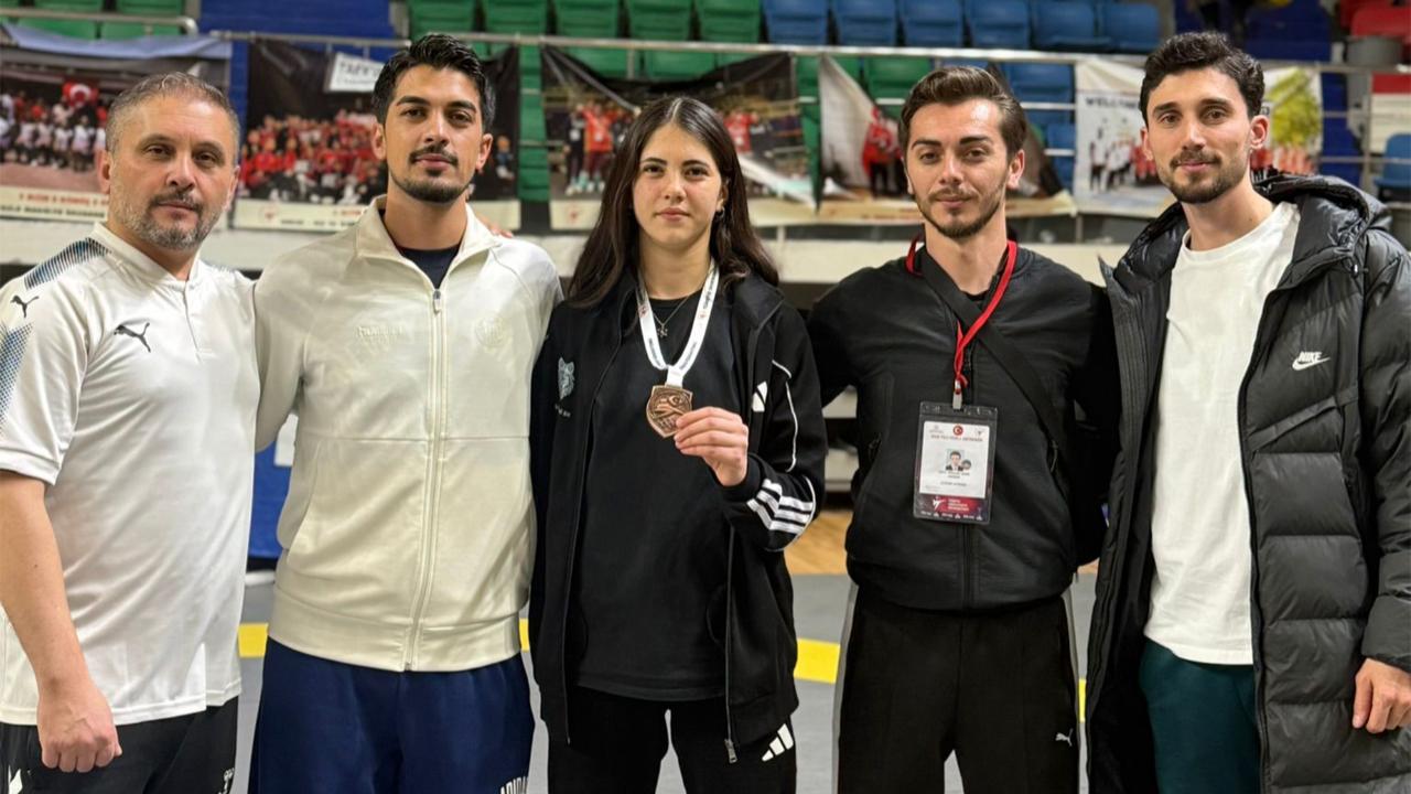 Ecrin Arısoy’dan gururlandıran derece