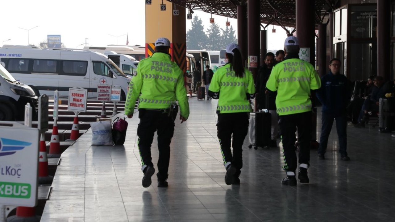 Eskişehir'de bayram yolculuğu öncesi vatandaşlara emniyet kemerinin önemi anlatıldı