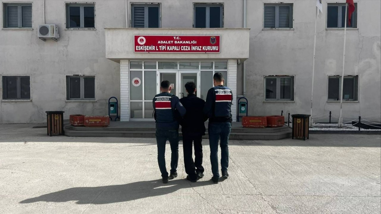 Eskişehir'de kesinleşmiş hapis cezaları bulunan 2 hükümlü yakalandı