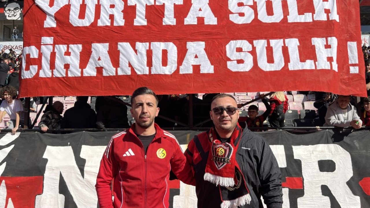 Eskişehirspor taraftarı İspanya'da gündem olan "Espana" bestesiyle takımlarını destekledi