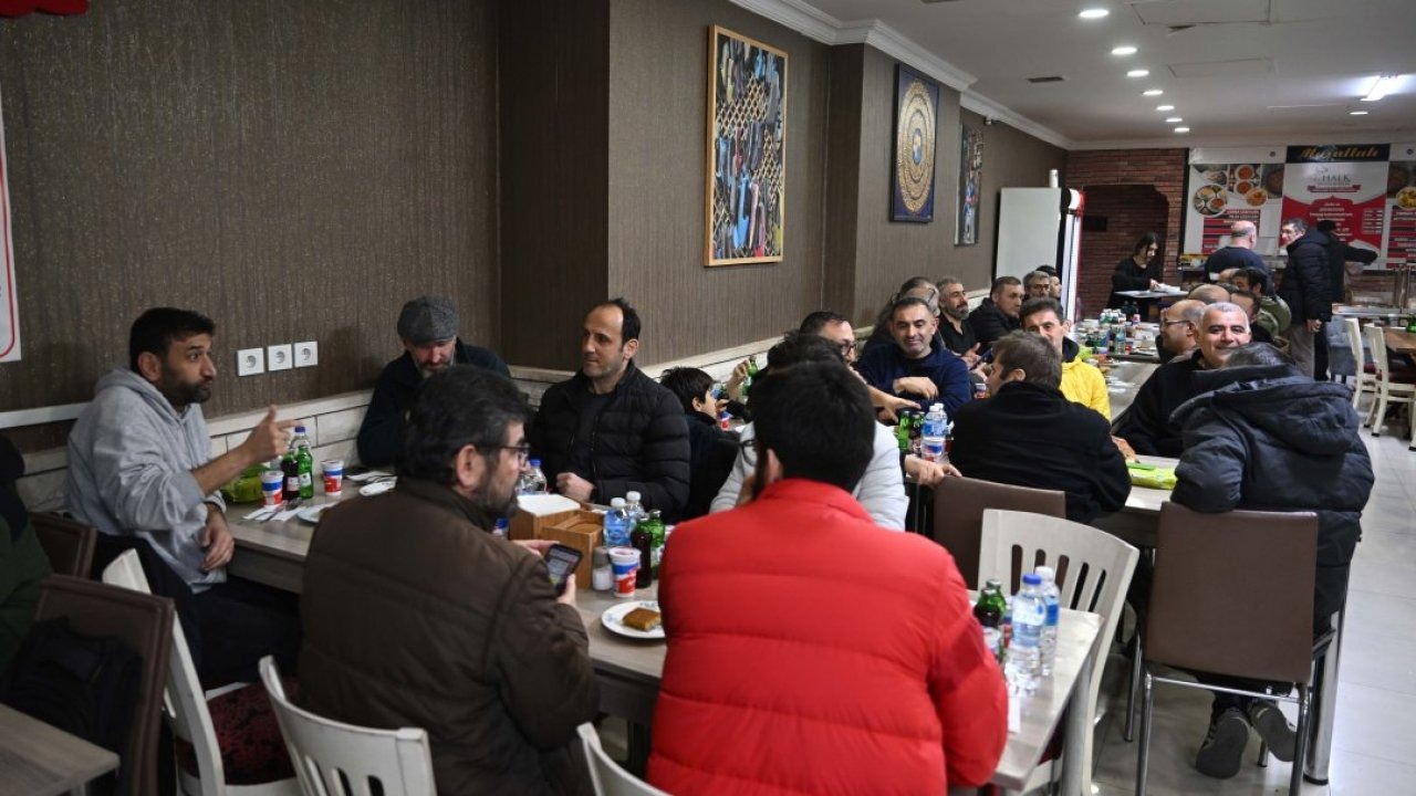 İşitme engelliler iftar programında bir araya geldi
