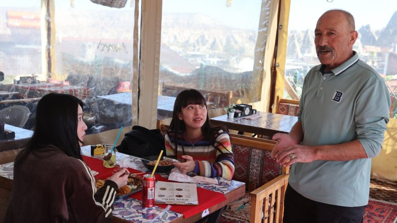 Kapadokya'da turistlerle 9 dilde sohbet eden Cemalettin Yavuz tecrübelerini paylaşmaya hazırlanıyor