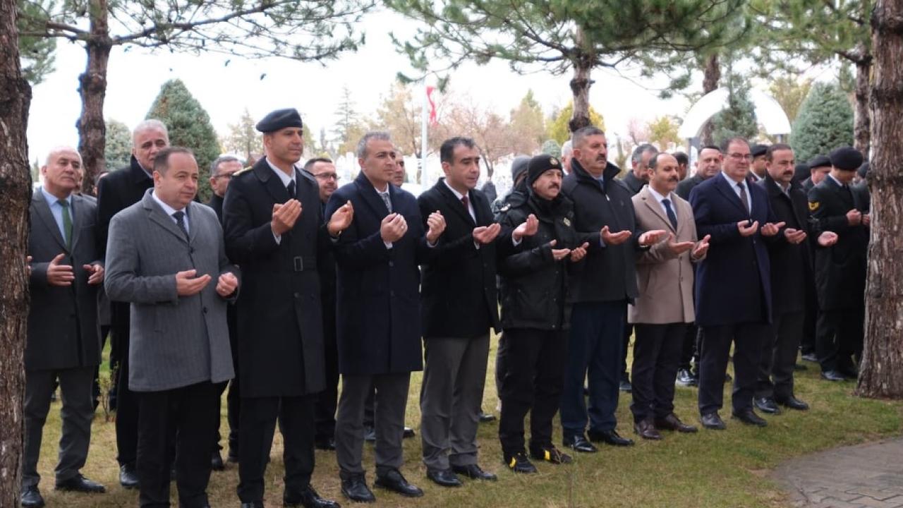 Karaman’da şehitler bayram arifesinde anıldı