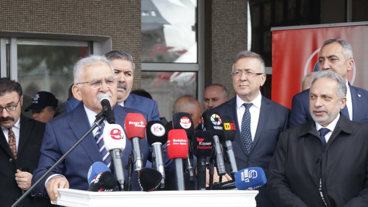 Kayseri Valiliğinde bayramlaşma programı düzenlendi