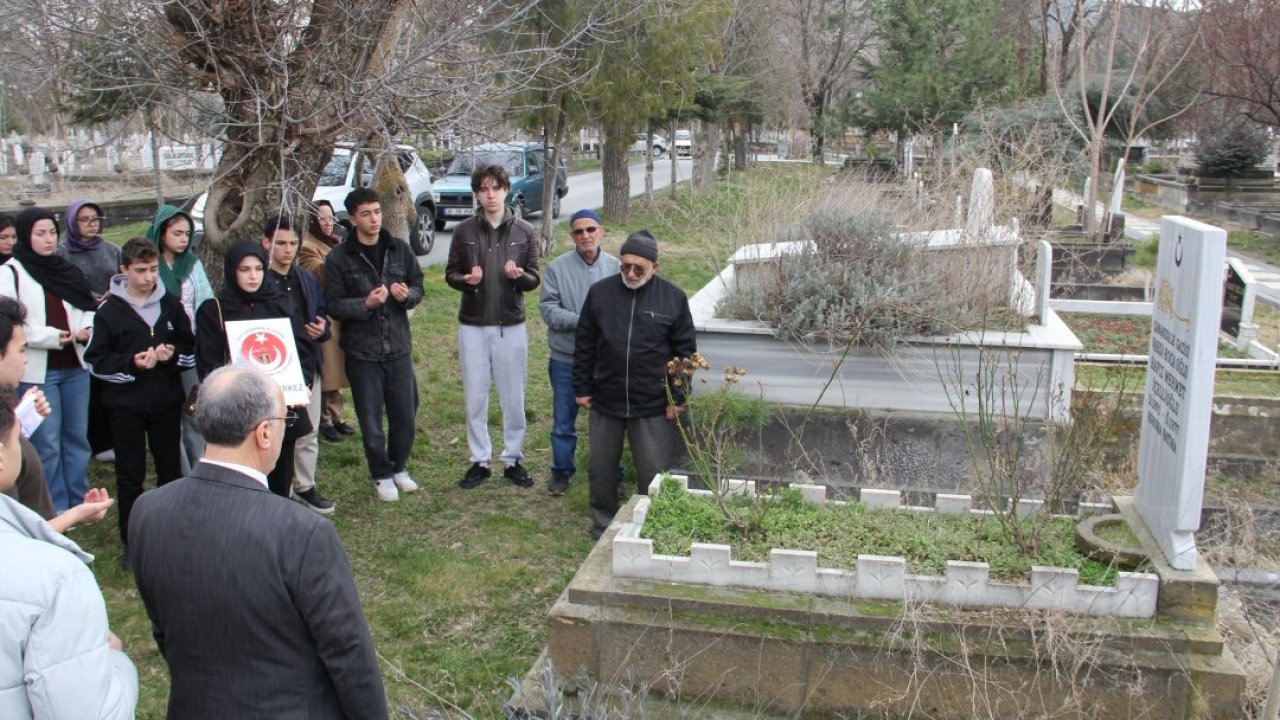 Kayseri'de Çanakkale gazisi İçellioğlu kabri başında anıldı