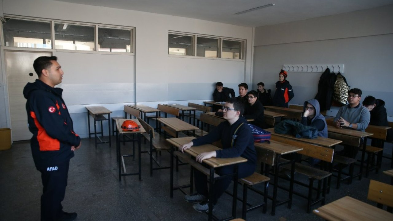 Kayseri'de Deprem Haftası dolayısıyla tatbikat düzenlendi