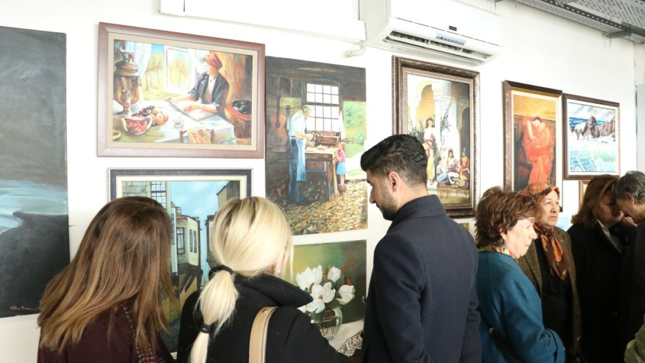 Kayseri'de kadınların çektiği fotoğraflar ve yaptığı resimlerden oluşan sergi açıldı