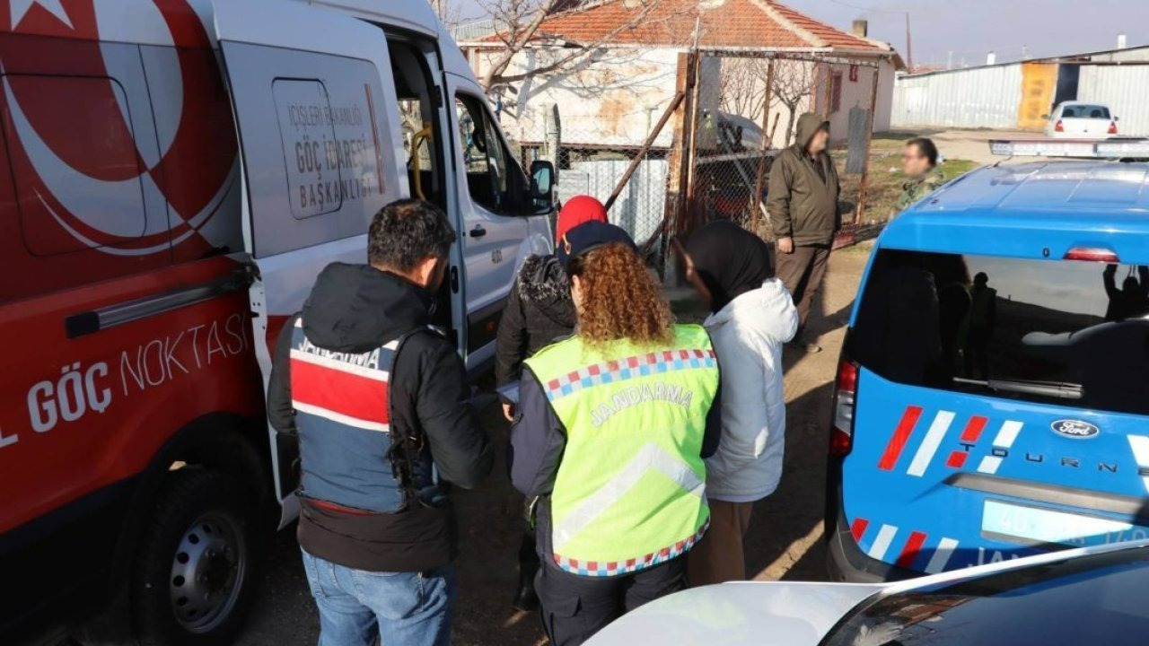 Kırşehir'de 19 düzensiz göçmen yakalandı
