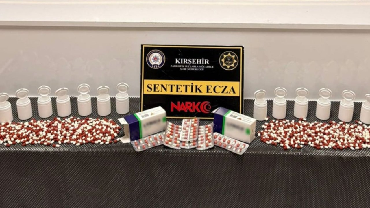 Kırşehir'de 988 sentetik ecza ile yakalanan 2 zanlı tutuklandı