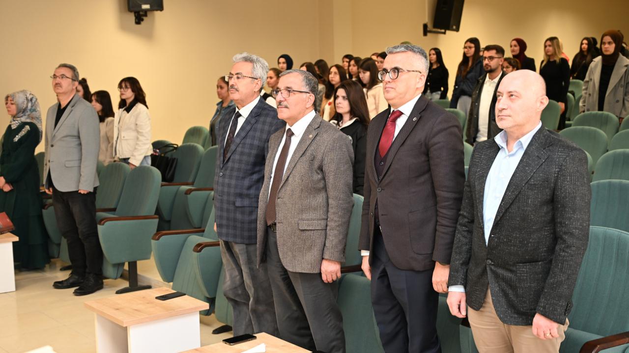 KMÜ’den İstiklal marşı konferansı