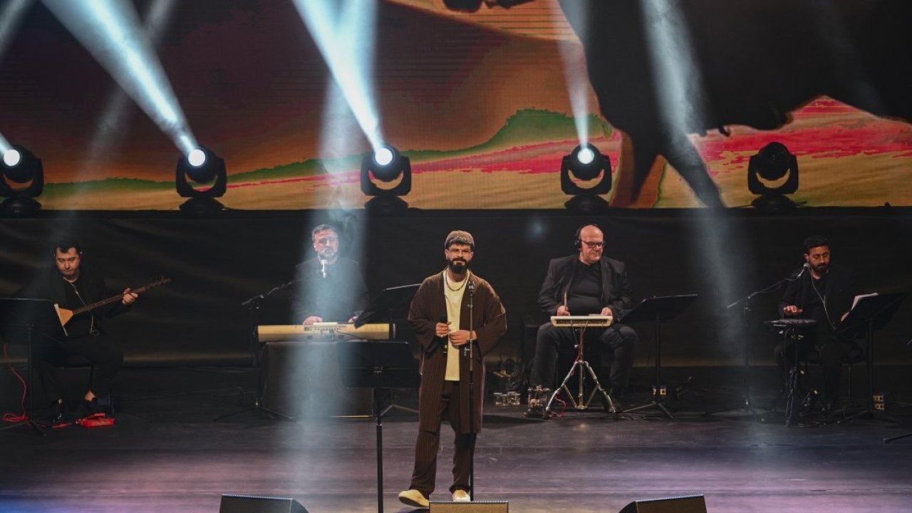 "Külliye'de Ramazan" etkinliklerinde Fadıl Aydın konser verdi