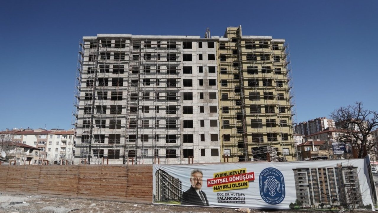 Melikgazi Belediyesinin kentsel dönüşüm konutlarının inşaatı sürüyor