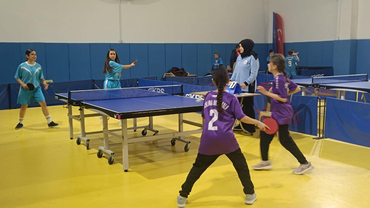 Minik raketler şampiyonluk için yarıştı