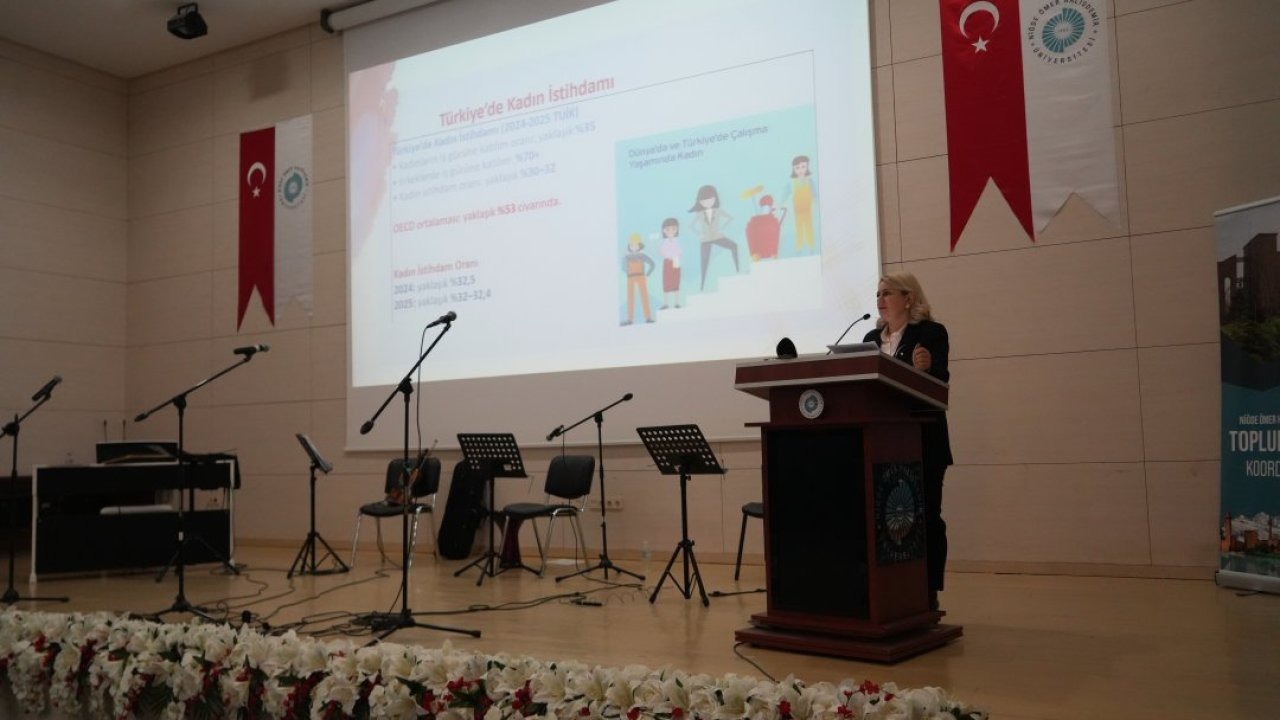 Niğde'de "Dijital Dünyada Kadın: Görünürlük ve Eşitlik Mücadelesi" sempozyumu yapıldı