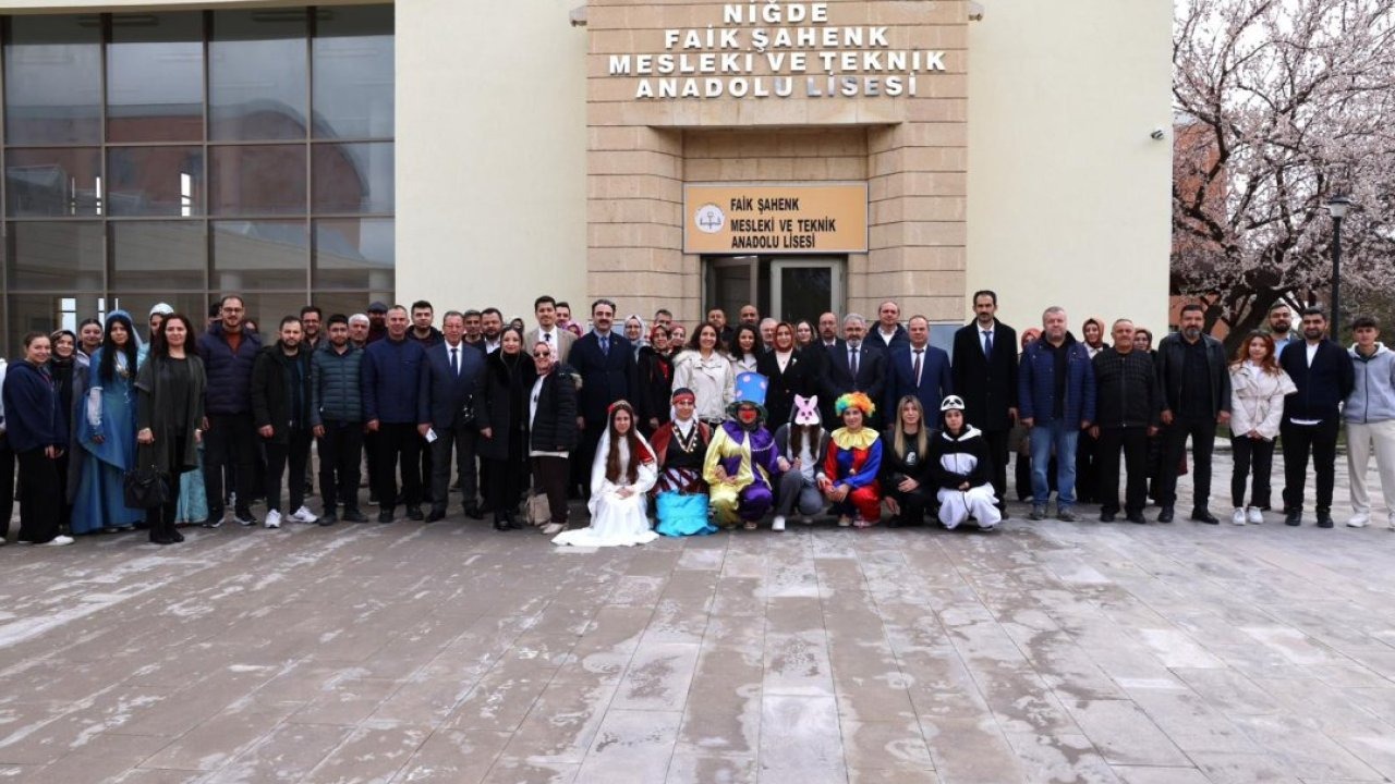 Niğde'de Mesleki ve Teknik Ortaöğretim Kurumları Tanıtım ve Yönlendirme Toplantıları sürüyor