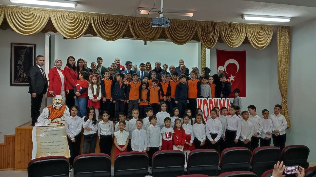 Sarıoğlan'da İstiklal Marşı'nın Kabulü ve Mehmet Akif Ersoy'u Anma Günü programı düzenlendi