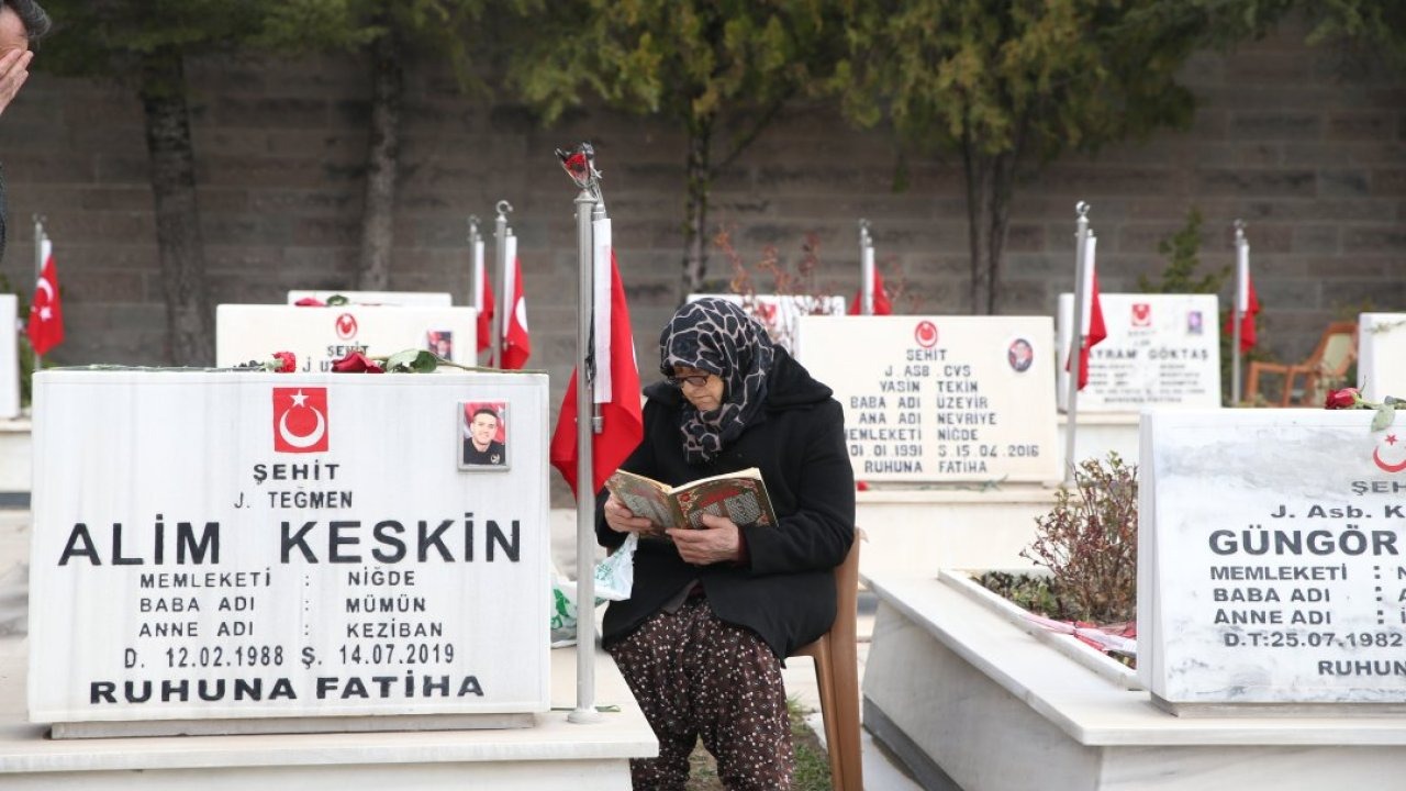 Sivas ve Niğde'de Ramazan Bayramı arifesinde şehitlikler ziyaret edildi