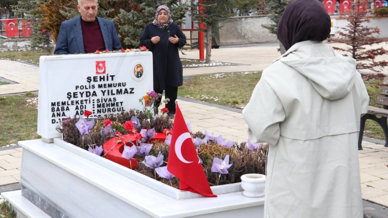 Sivas'ta şehitliklerde hüzünlü bayram