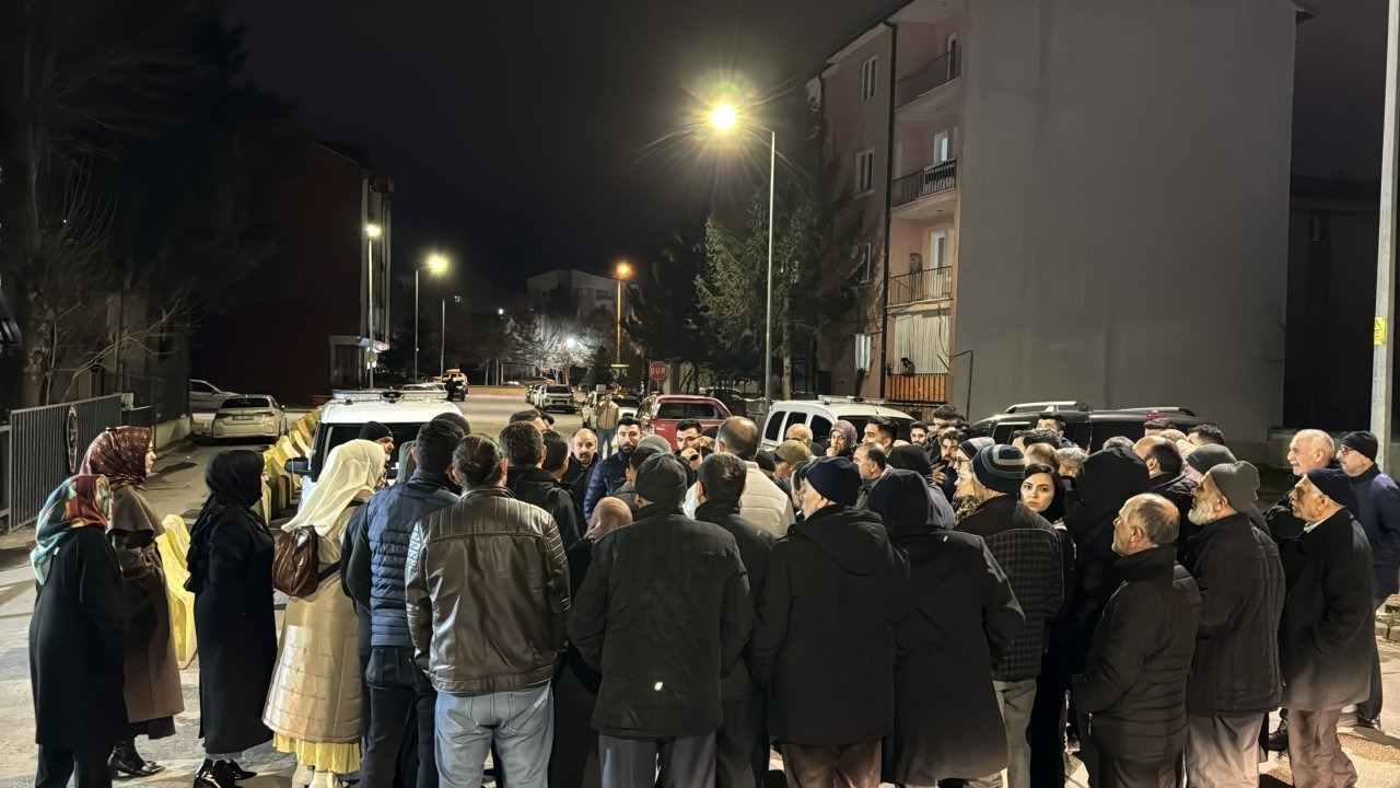 Sivas'ta umre vaadiyle dolandırıldığını iddia eden 125 kişi müftülüğe şikayet dilekçesi verdi