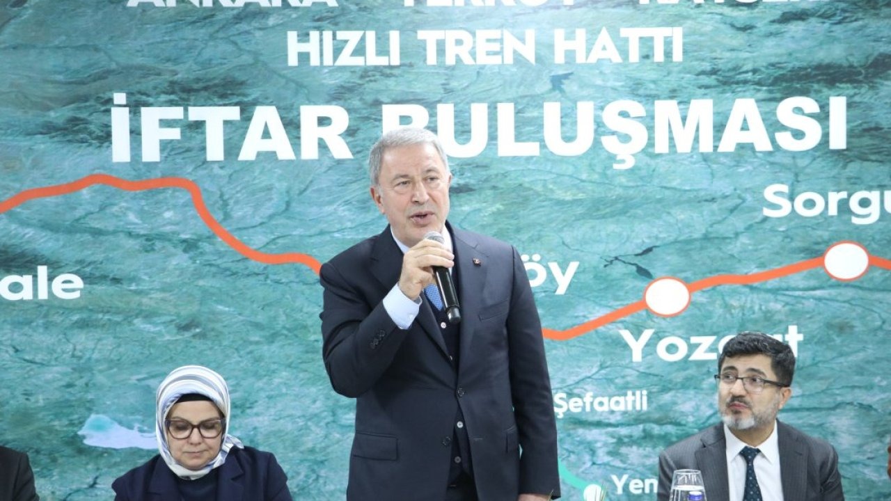 TBMM Milli Savunma Komisyonu Başkanı Akar, Kayseri'de hızlı tren şantiyesinde işçilerle iftar yaptı