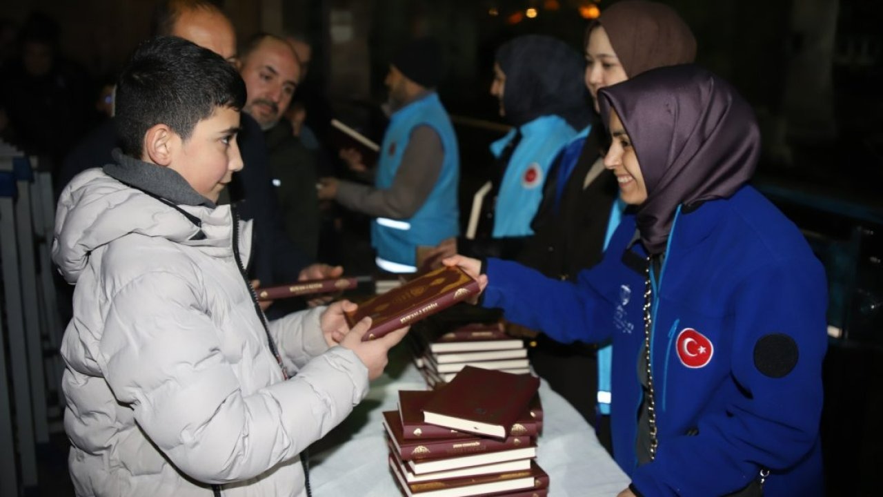 TDV, "Hediyem Kur'an Olsun" projesiyle 96 ülkede yaklaşık 2,5 milyon Kur'an-ı Kerim dağıttı