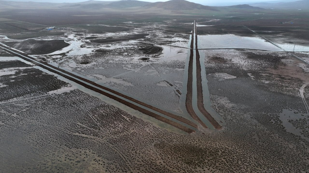 Tuzla Palas Gölü yağışlarla 41 yıl önceki havzasına yeniden kavuştu