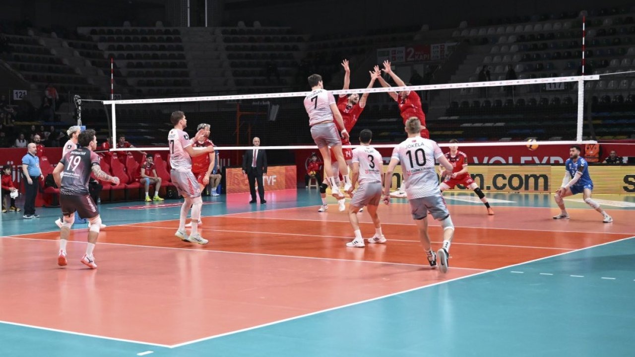 Voleybol: SMS Grup Efeler Ligi