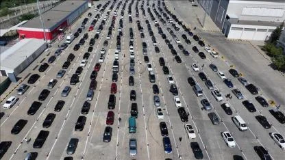 323 bin yolcu giriş-çıkış yaptı