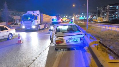 Kırıkkale'de tırla çarpışan otomobildeki 3 kişi yaralandı