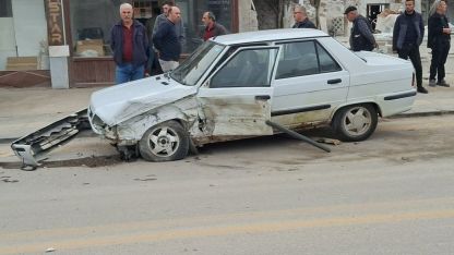 Başkentte 3 aracın karıştığı trafik kazasında 3 kişi yaralandı