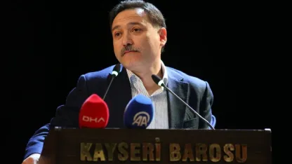 Kayseri'de avukatlar kendi günlerini konser vererek kutladı