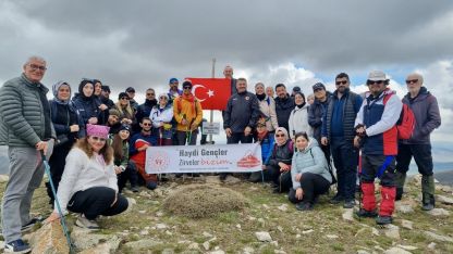 Kırşehirli doğaseverler Gönül Dağı'na tırmandı