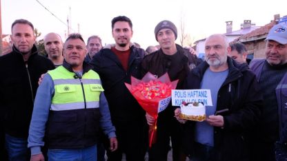 Sivas'ta kavga ihbarına gelen polislere davul zurnalı kutlama