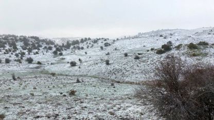 Beypazarı'nın yüksek kesimlerinde kar yağışı etkili oldu