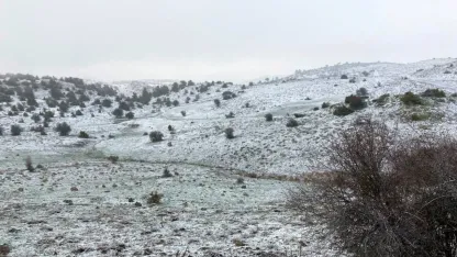 Beypazarı'nın yüksek kesimlerinde kar yağışı etkili oldu