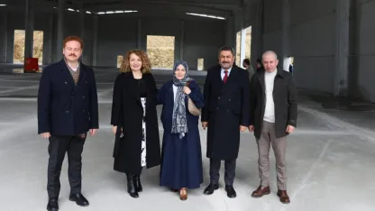 Orta Kaymakamı ve Belediye Başkanı OSB'de yapımı süren gazoz fabrikası gezdi