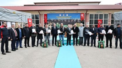 Sivas'ta çiftçilere nohut ve ayçiçeği tohumu dağıtıldı