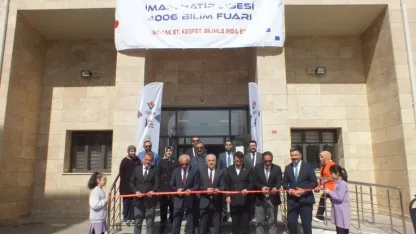 Sivas'ta TÜBİTAK 4006 Bilim Fuarı açıldı